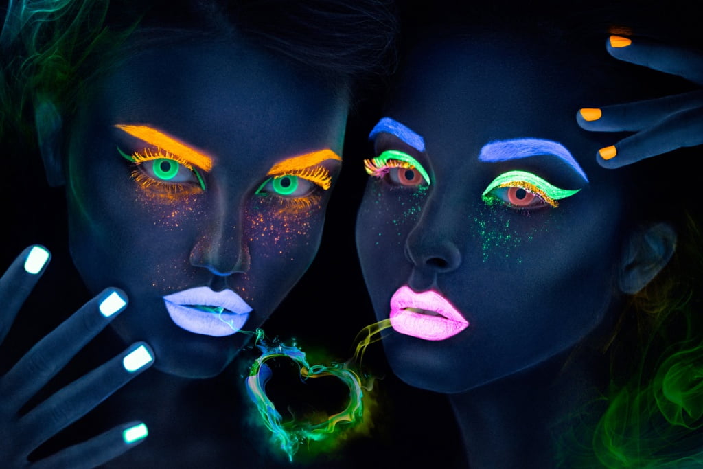 linzy-belyj-neon_2.jpg linzy-belyj-neon_2.jpg